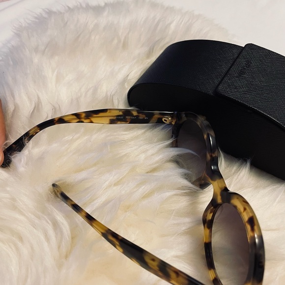 Gently used authentic Prada sunglasses - Picture 2 of 8